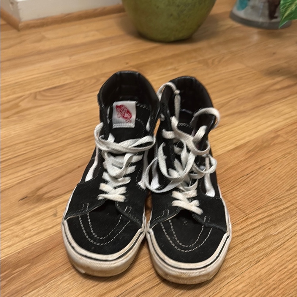 Vans Black and White Sneakers Classic Style